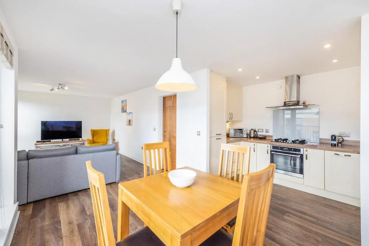 Joivy Modern 2 Bed Flat Near Inverleith Park, With Terrace And Free Parking Edinburgh 0*,