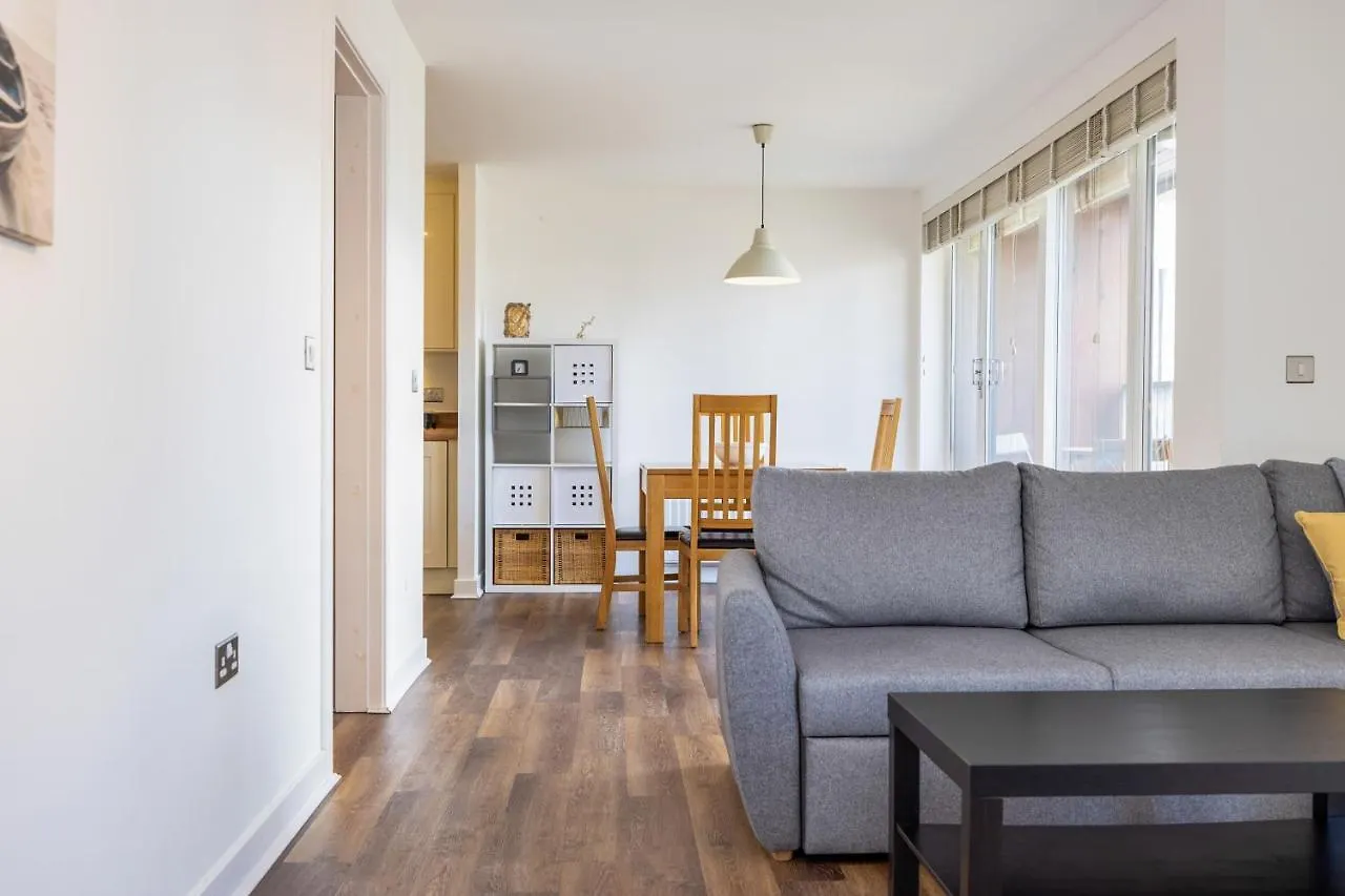 Joivy Modern 2 Bed Flat Near Inverleith Park, With Terrace And Free Parking Edinburgh