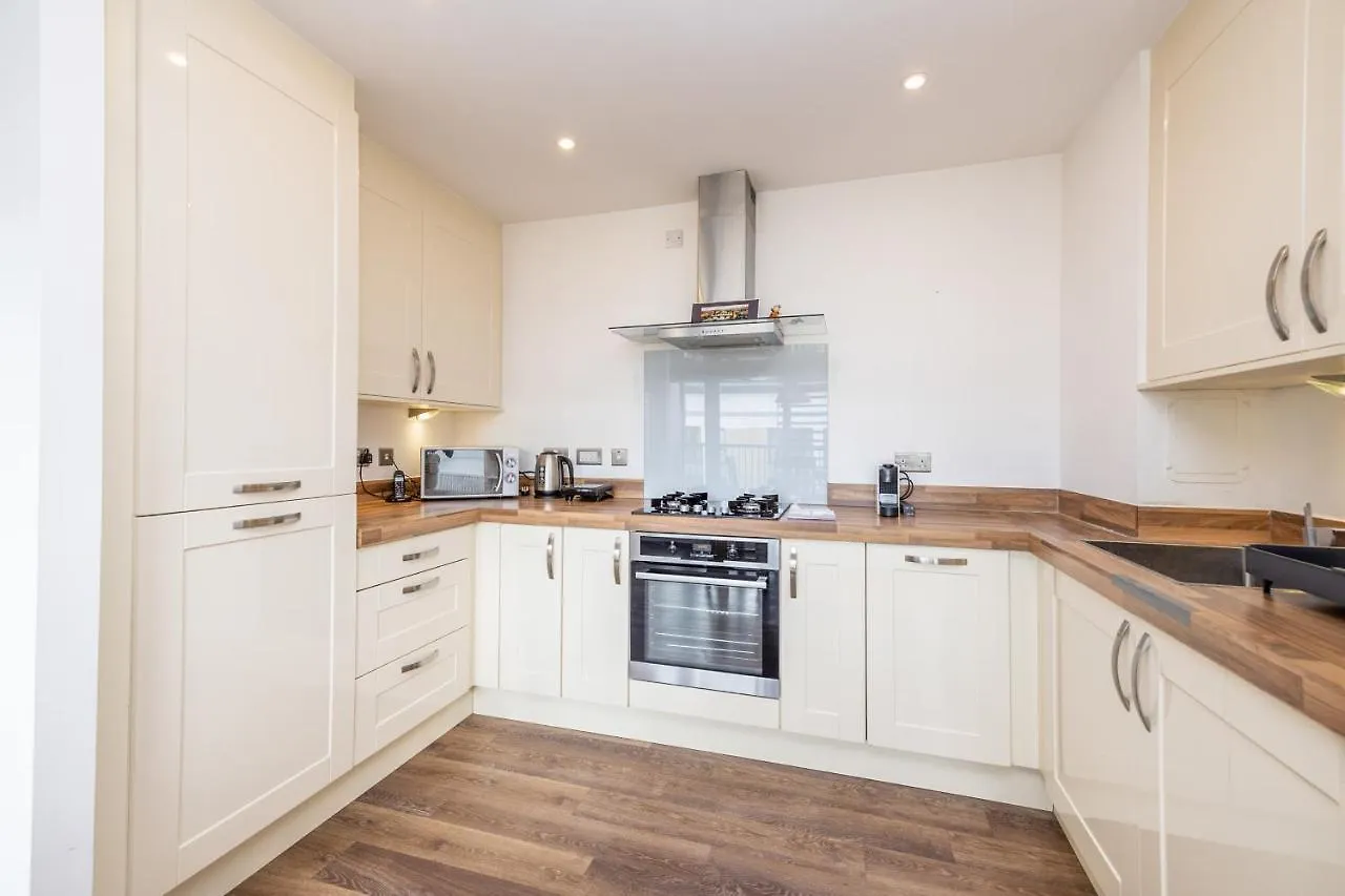 Joivy Modern 2 Bed Flat Near Inverleith Park, With Terrace And Free Parking Edinburgh Apartment