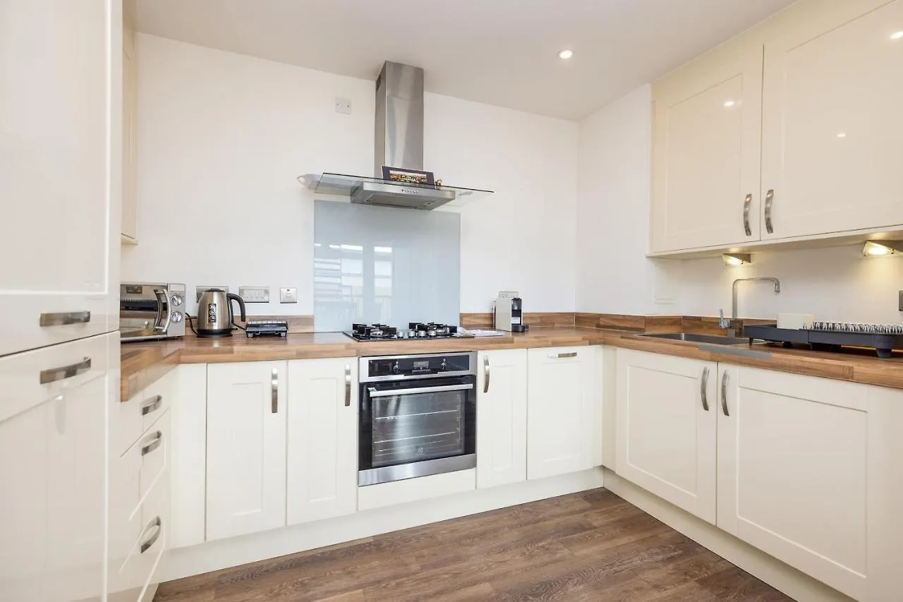 Joivy Modern 2 Bed Flat Near Inverleith Park, With Terrace And Free Parking Edinburgh 0*,  United Kingdom