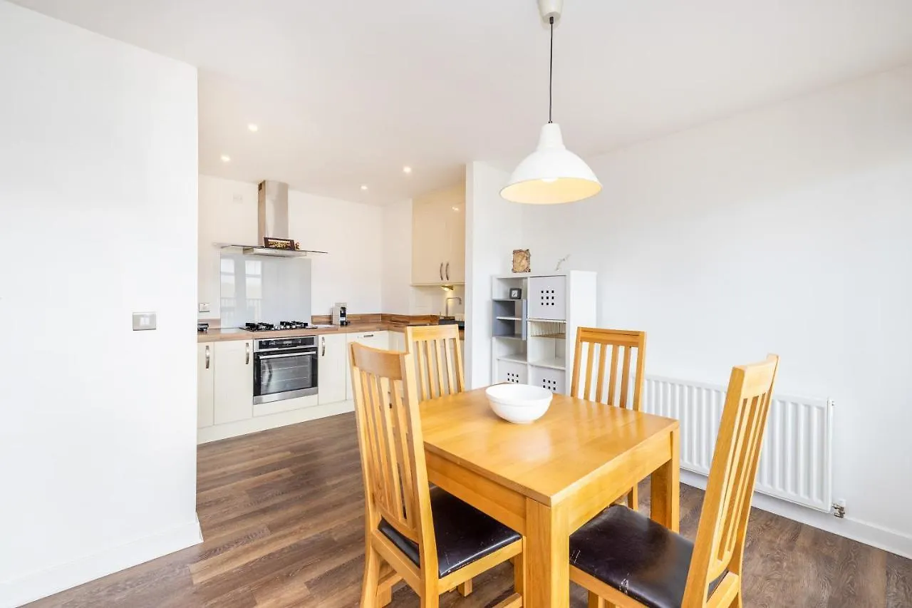 Joivy Modern 2 Bed Flat Near Inverleith Park, With Terrace And Free Parking Edinburgh