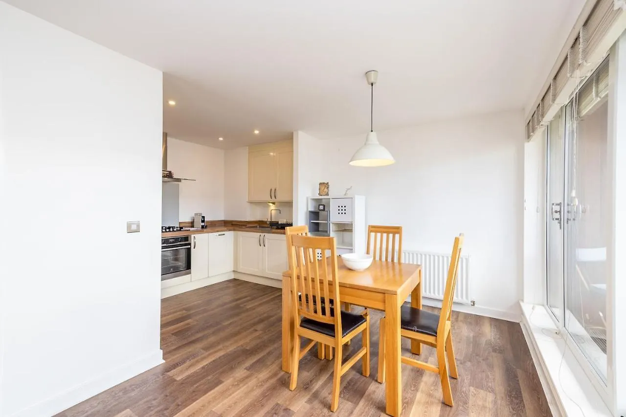 Joivy Modern 2 Bed Flat Near Inverleith Park, With Terrace And Free Parking Edinburgh Apartment