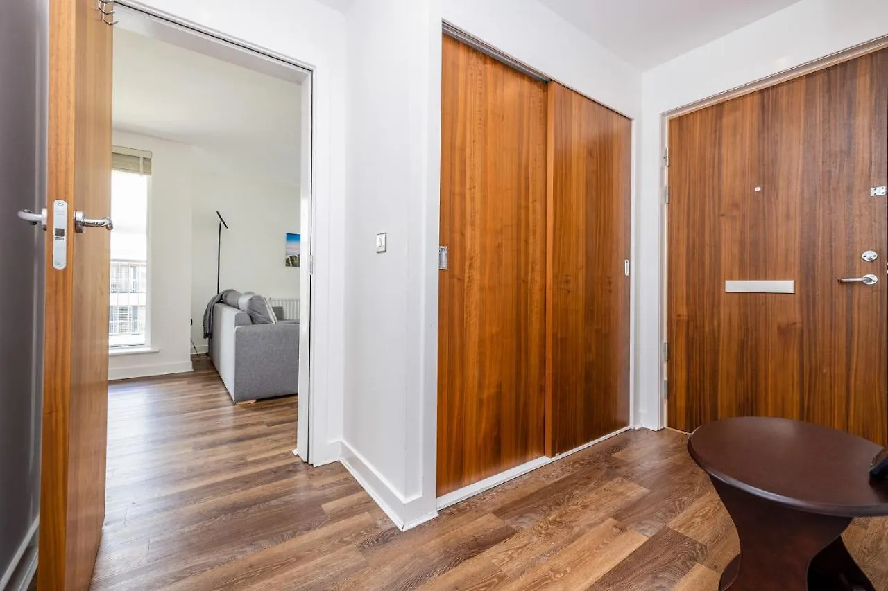 Joivy Modern 2 Bed Flat Near Inverleith Park, With Terrace And Free Parking Edinburgh Apartment